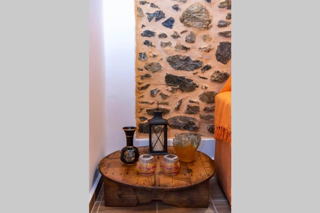 Paraspori Traditional Home With View מראה חיצוני תמונה
