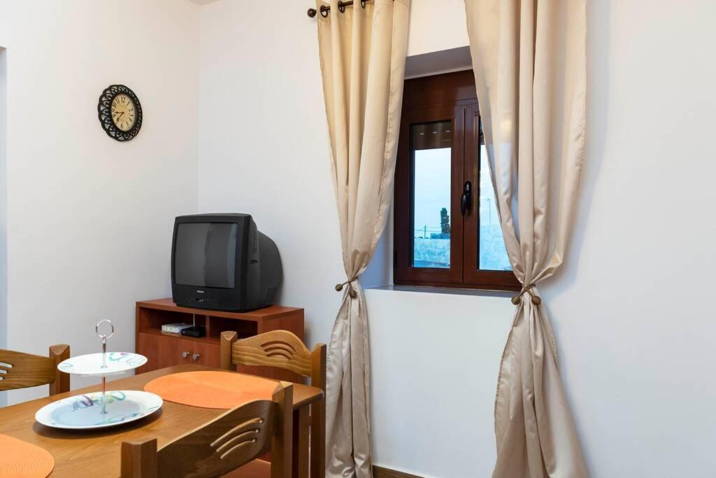 Paraspori Traditional Home With View מראה חיצוני תמונה
